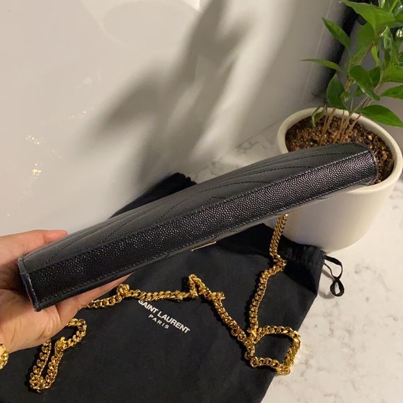 Saint Laurent monogram wallet on chain - Picture 5 of 6